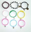 Pulseras con adornos metalicos